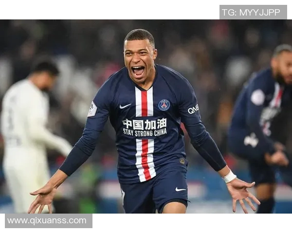 巴萨与巴黎对决裁判表现引发争议球迷热议判罚尺度